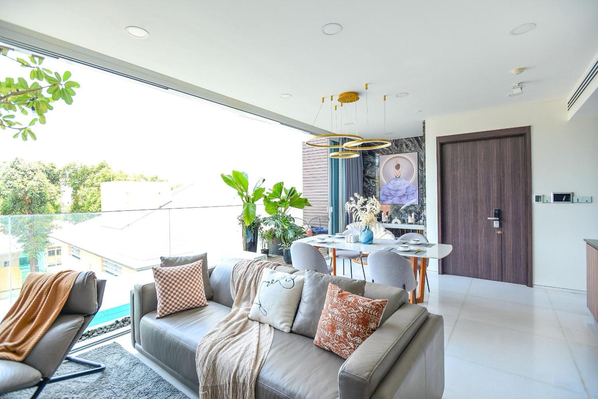 Sky With Private Pool