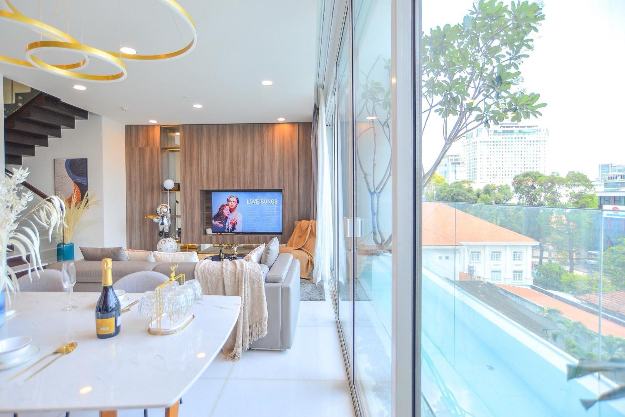 Sky With Private Pool *